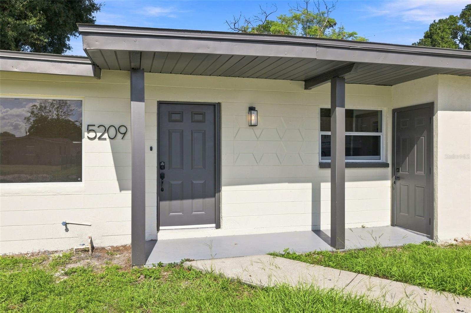 5209 S 80th St #no Unit Property Photo 4