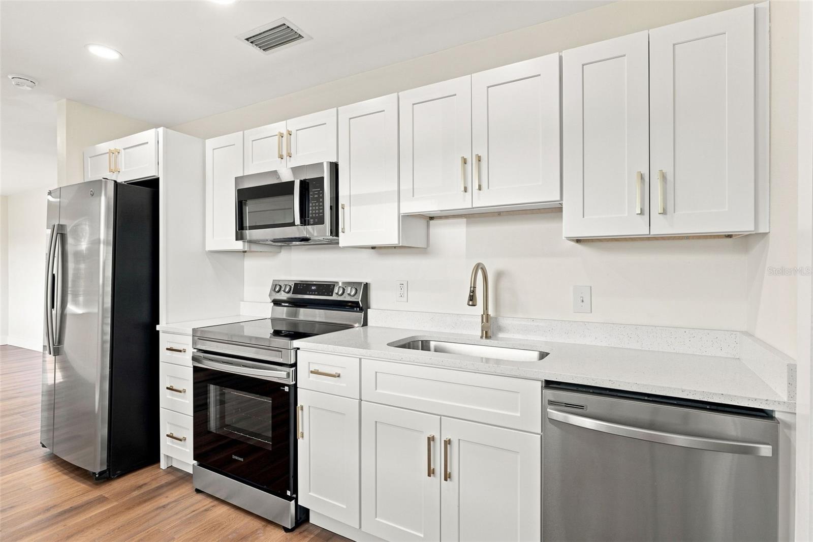 5209 S 80th St #no Unit Property Photo 9