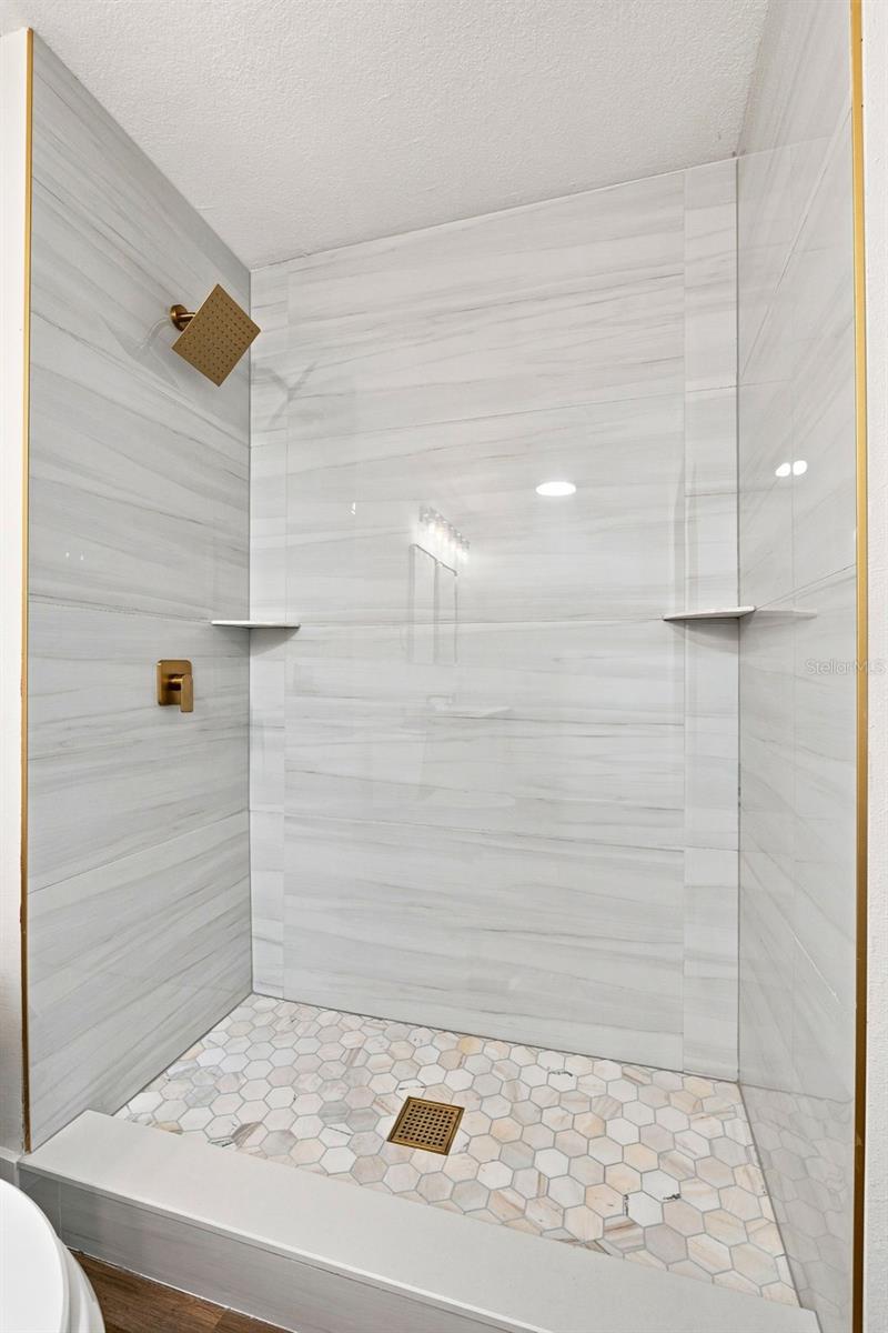 5209 S 80th St #no Unit Property Photo 15