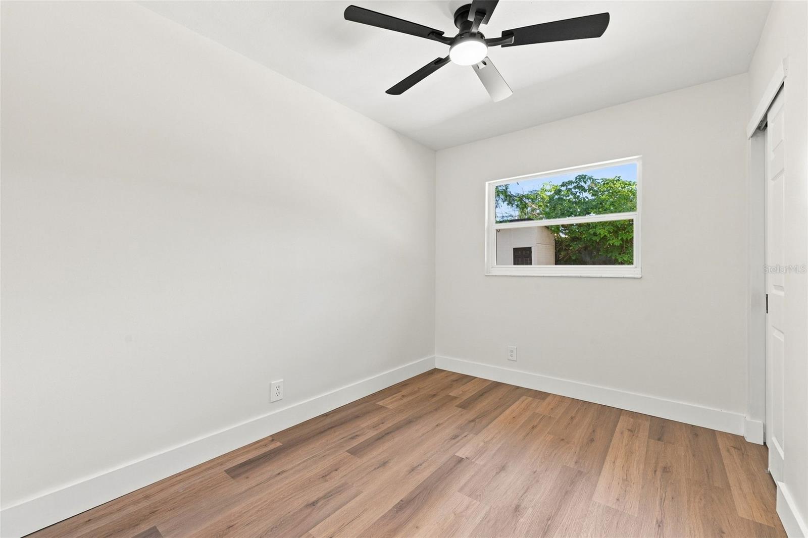 5209 S 80th St #no Unit Property Photo 18