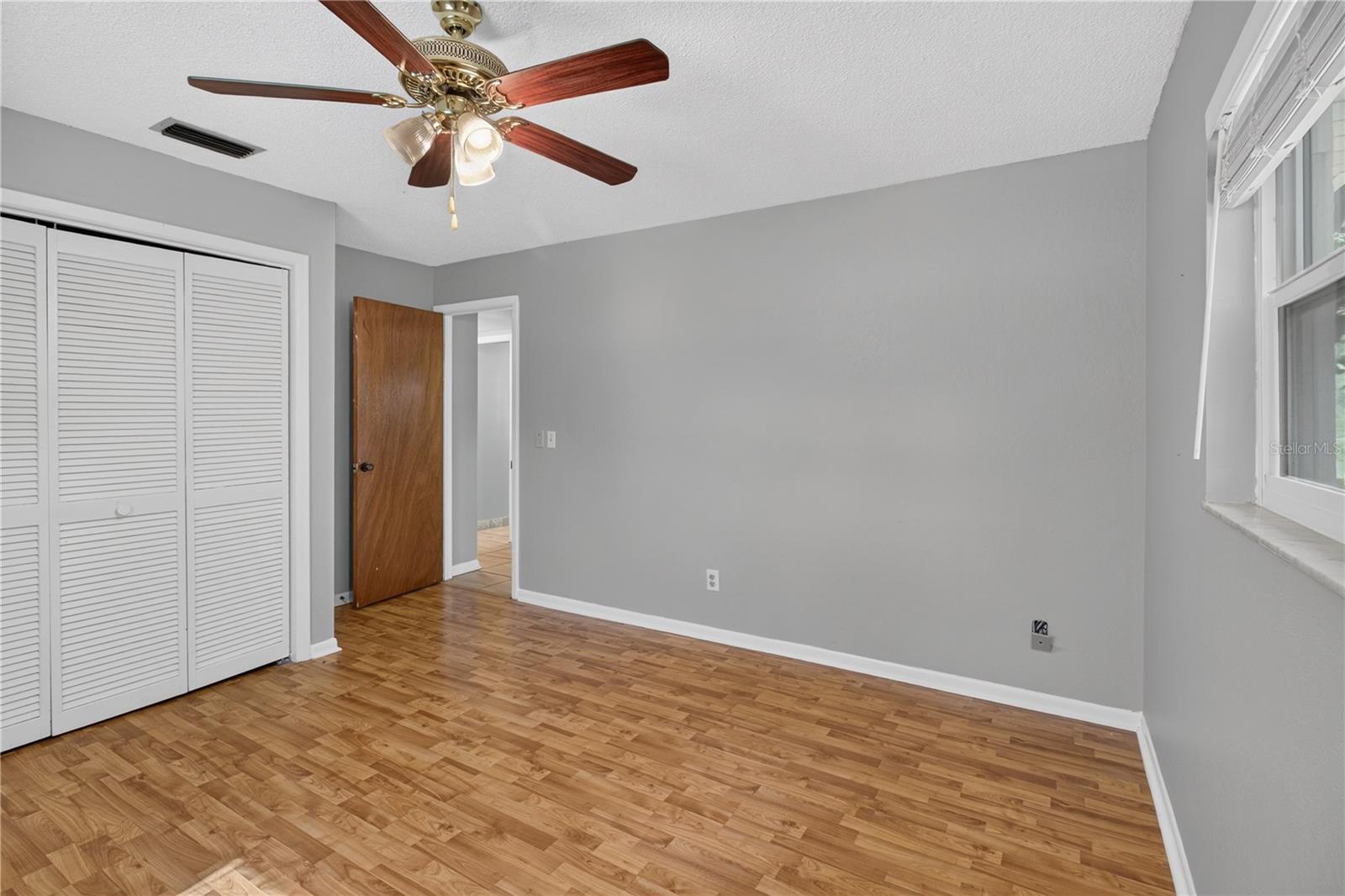 10 Linden Ln Property Photo 31