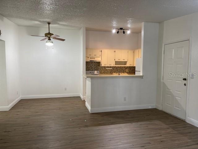 3223 Fox Chase Cir N #203 Property Photo 2