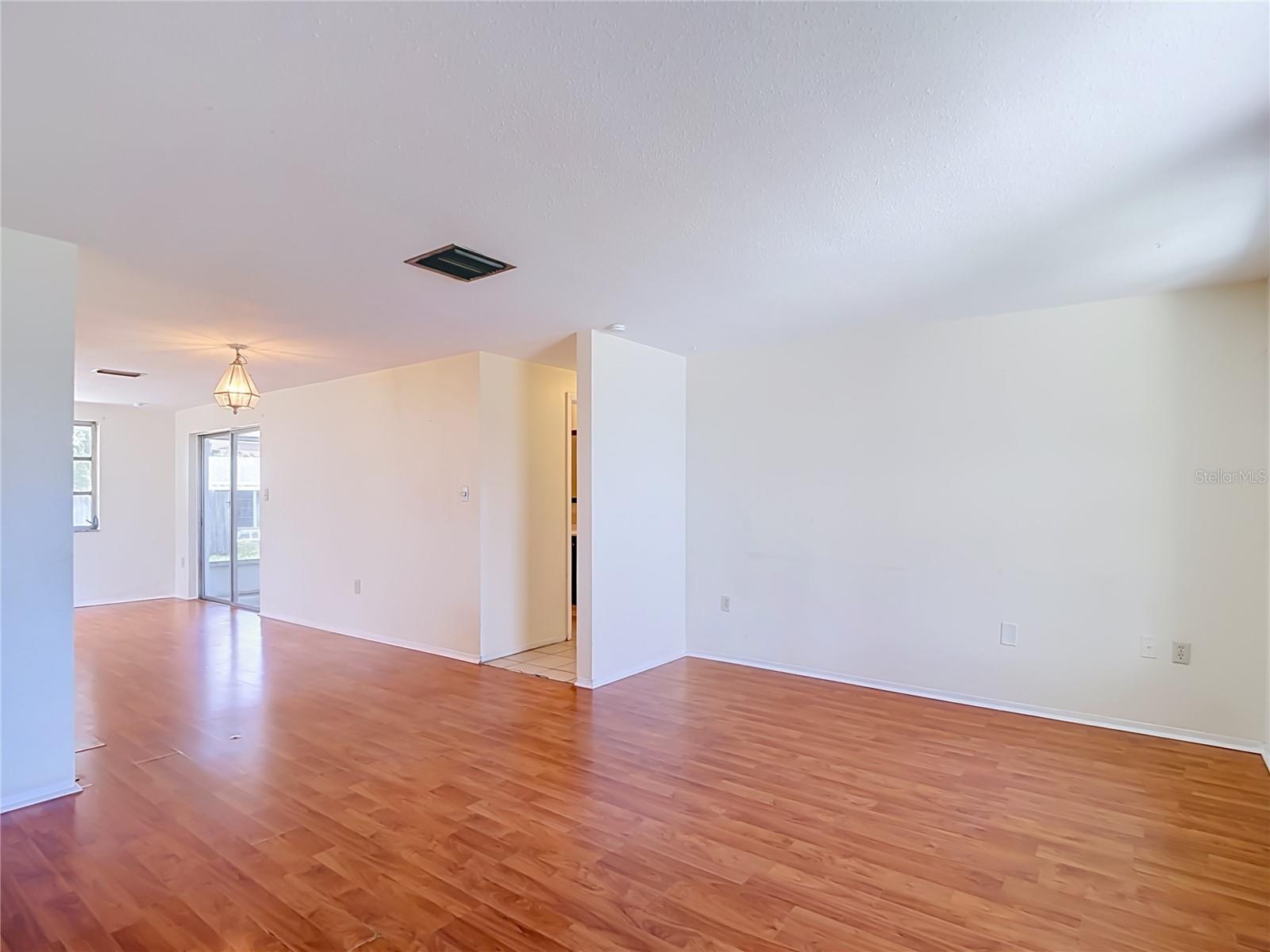 10328 Loquat Dr Property Photo 3