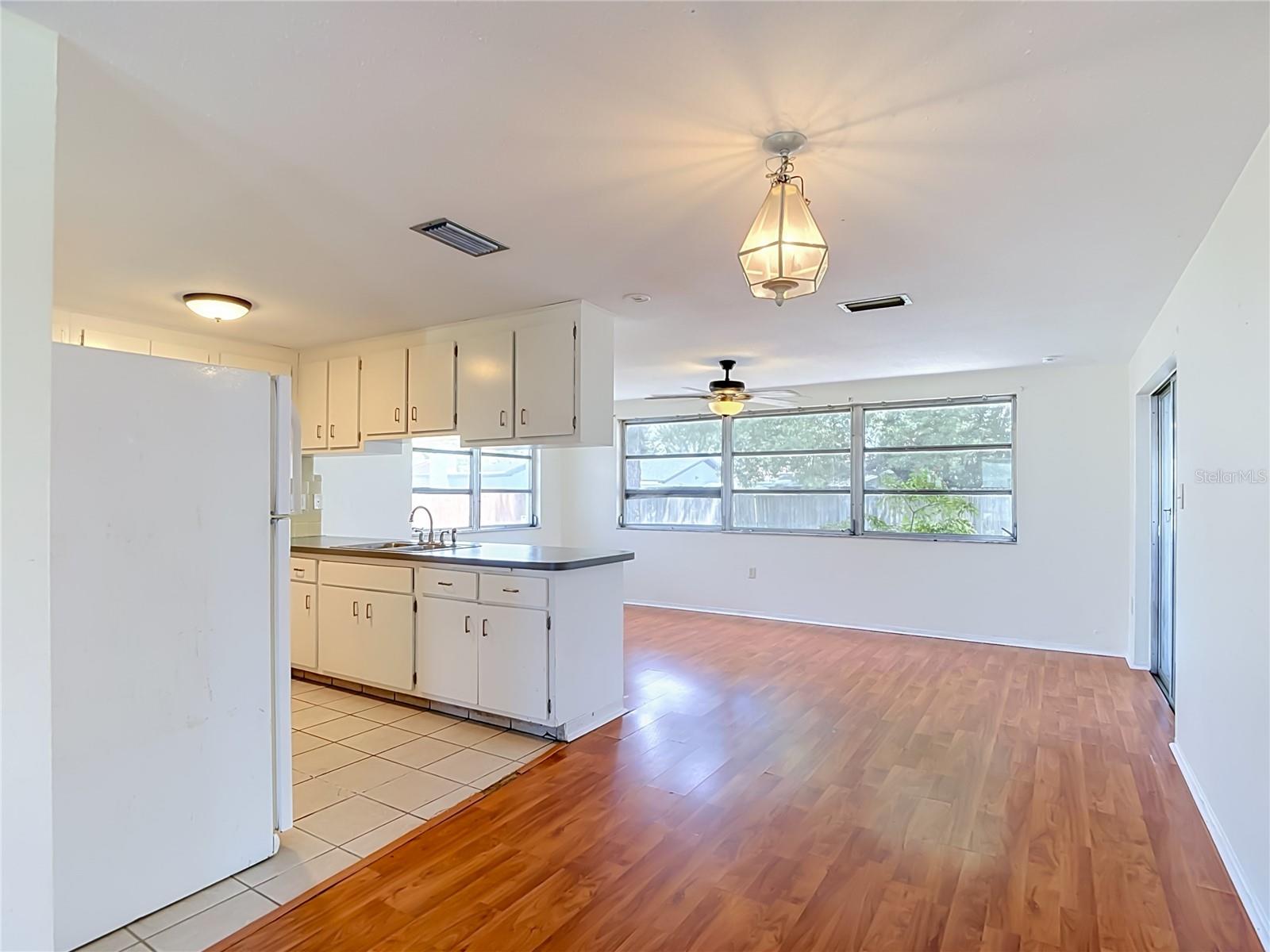 10328 Loquat Dr Property Photo 7
