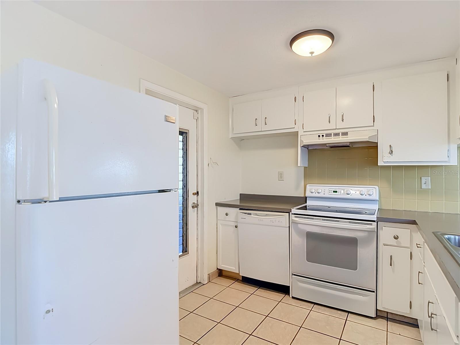 10328 Loquat Dr Property Photo 8