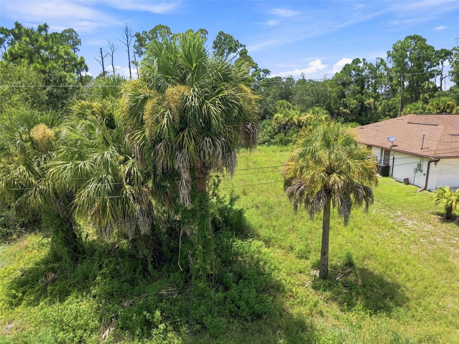 287 Kindred Blvd Property Photo 4