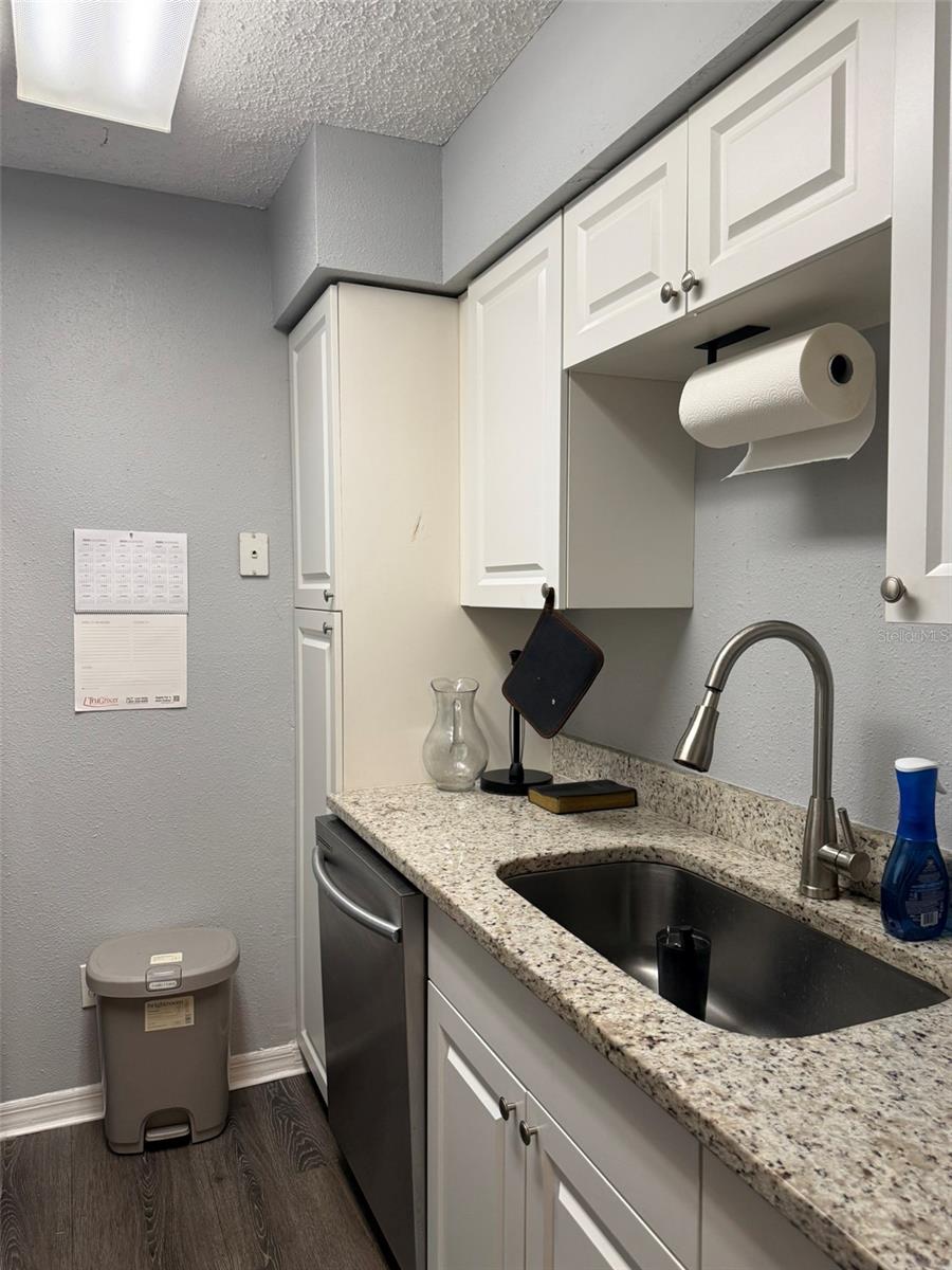 305 Wymore Rd ## 107 Property Photo 10