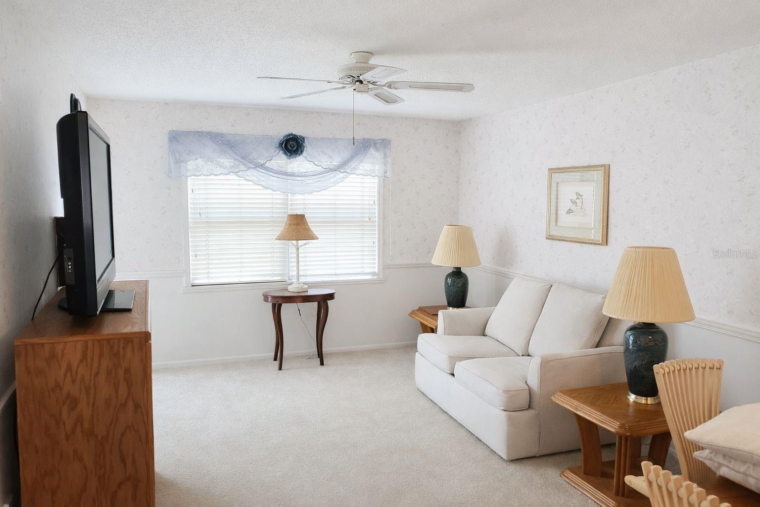 1428 Arrowhead Cir W Property Photo 5