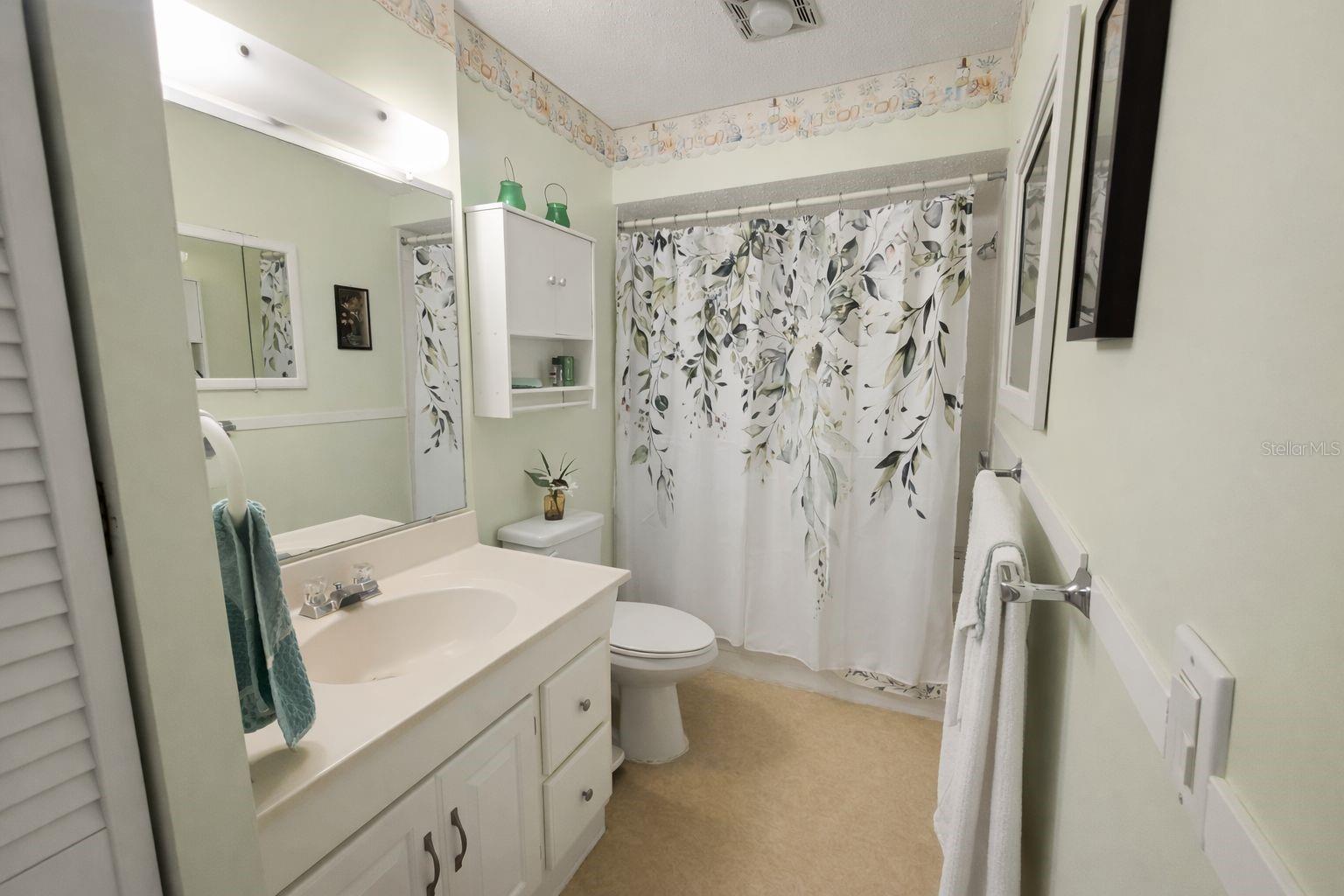 1428 Arrowhead Cir W Property Photo 6