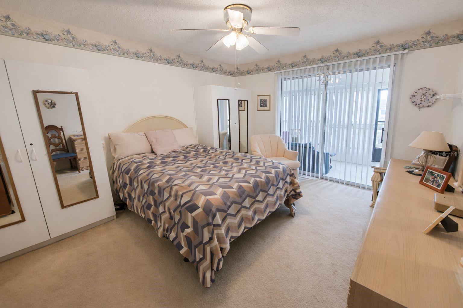 1428 Arrowhead Cir W Property Photo 7