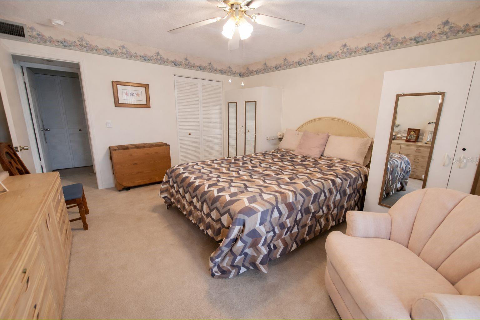 1428 Arrowhead Cir W Property Photo 9