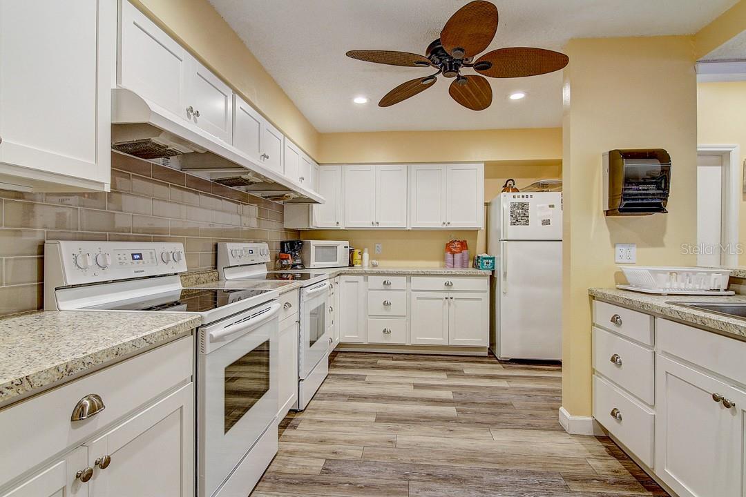 1428 Arrowhead Cir W Property Photo 17