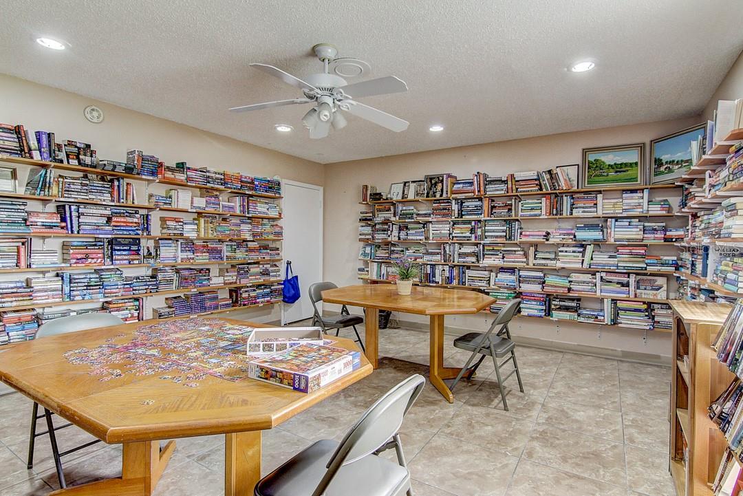 1428 Arrowhead Cir W Property Photo 18