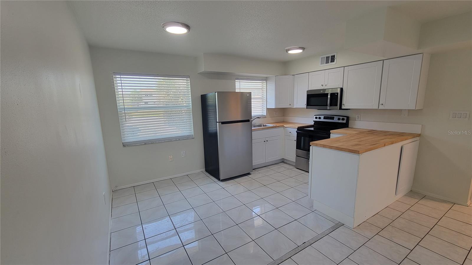 308 Avanda Ct #6 Property Photo 3