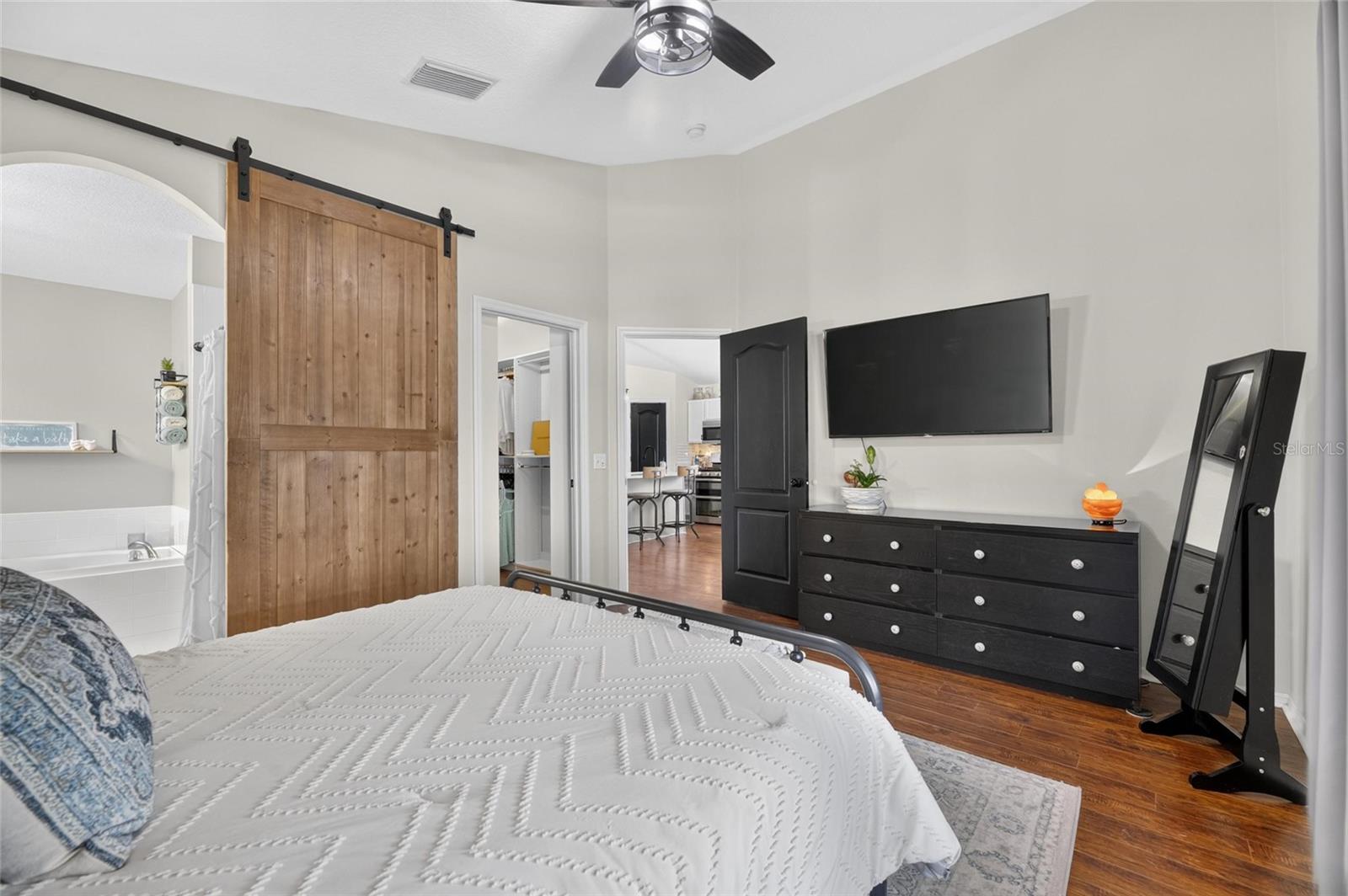 7629 Devonbridge Garden Way Property Photo 16