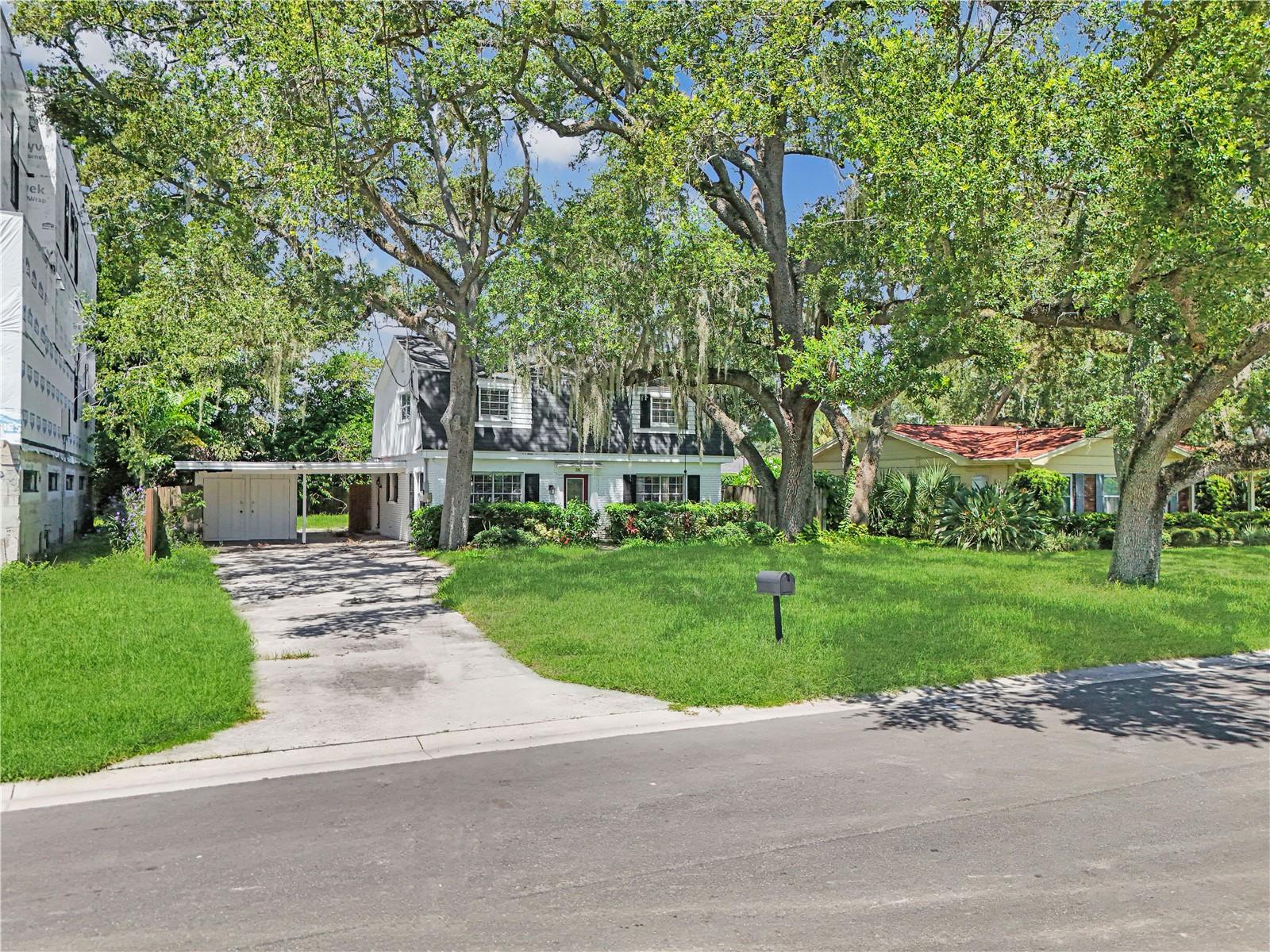 205 S Occident St Property Photo 1