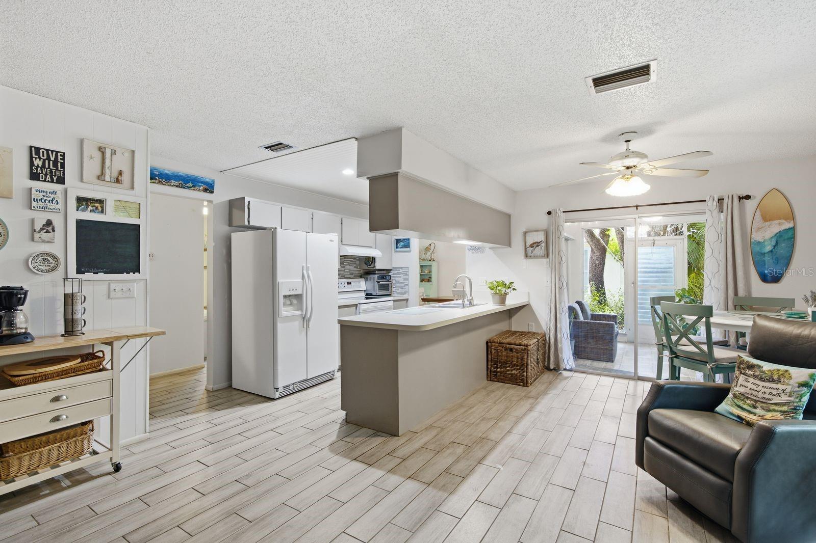 10624 Encino Ct Property Photo 7