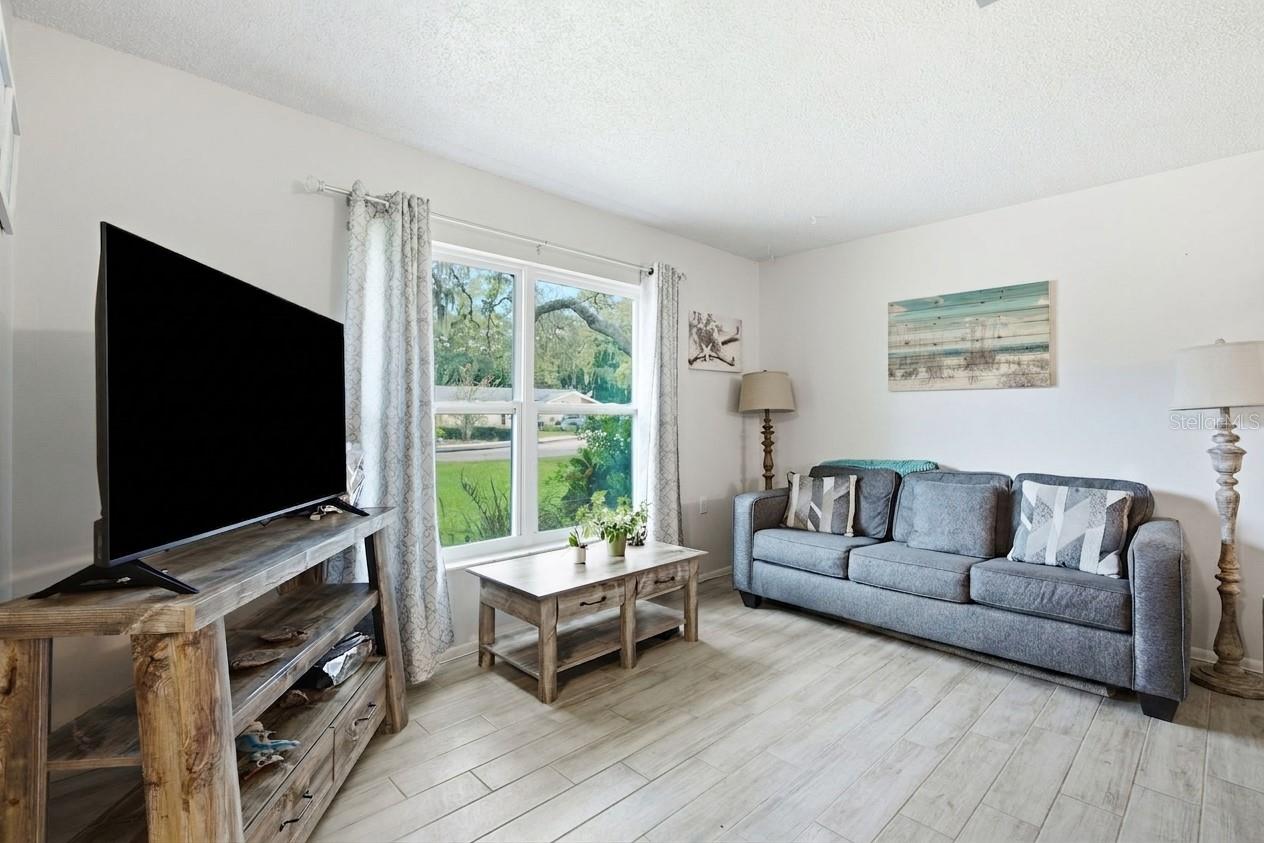 10624 Encino Ct Property Photo 8