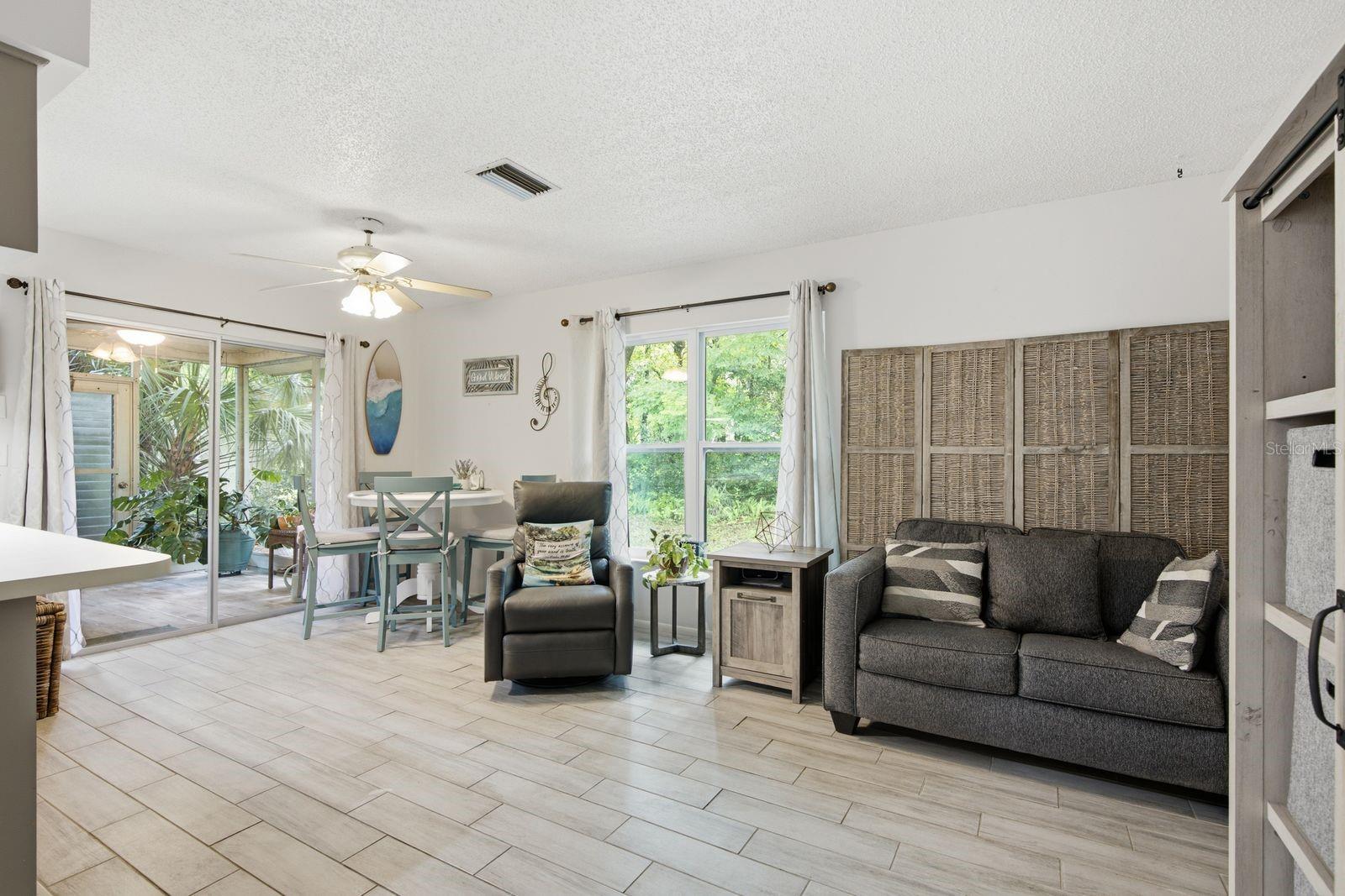 10624 Encino Ct Property Photo 12