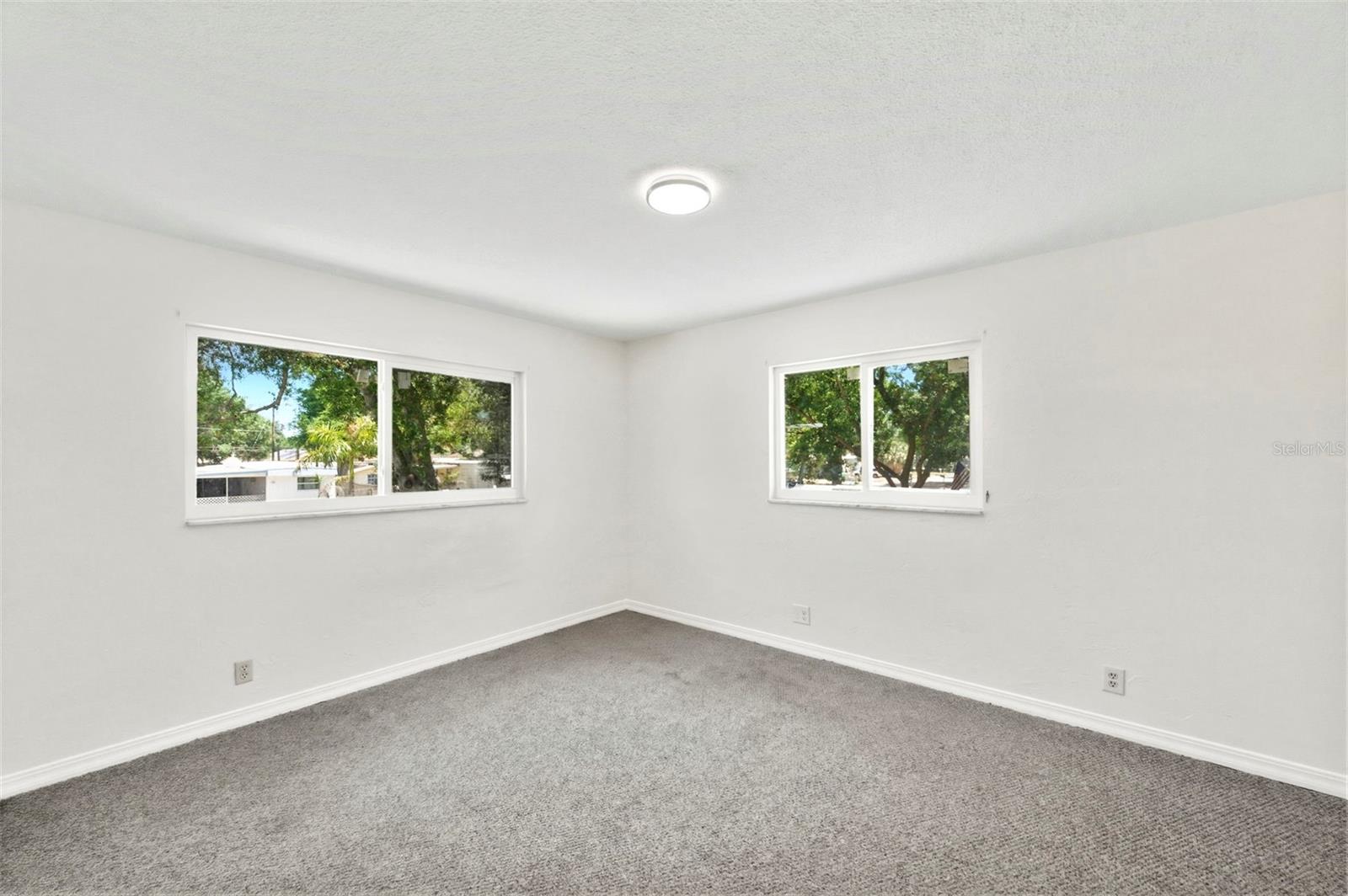 5136 68th St N Property Photo 28