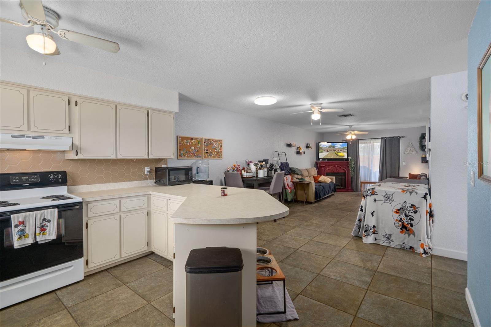 6328 Polk St Property Photo 7