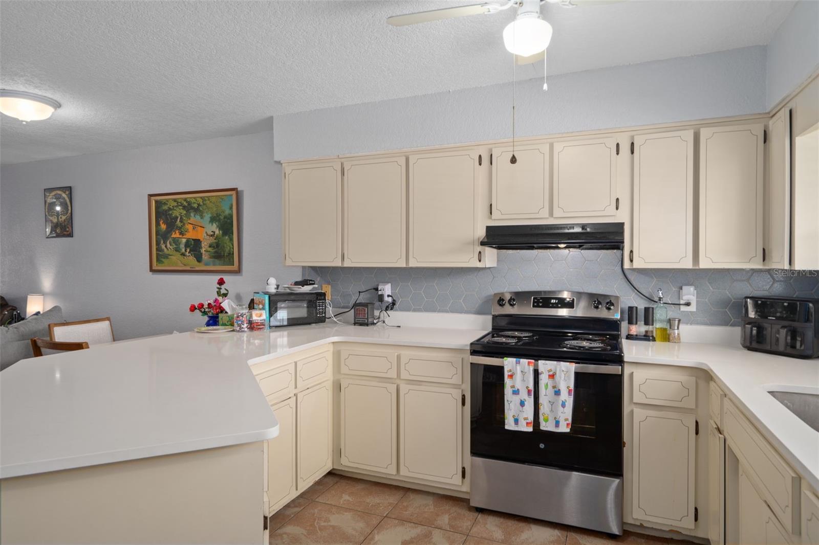 6328 Polk St Property Photo 29