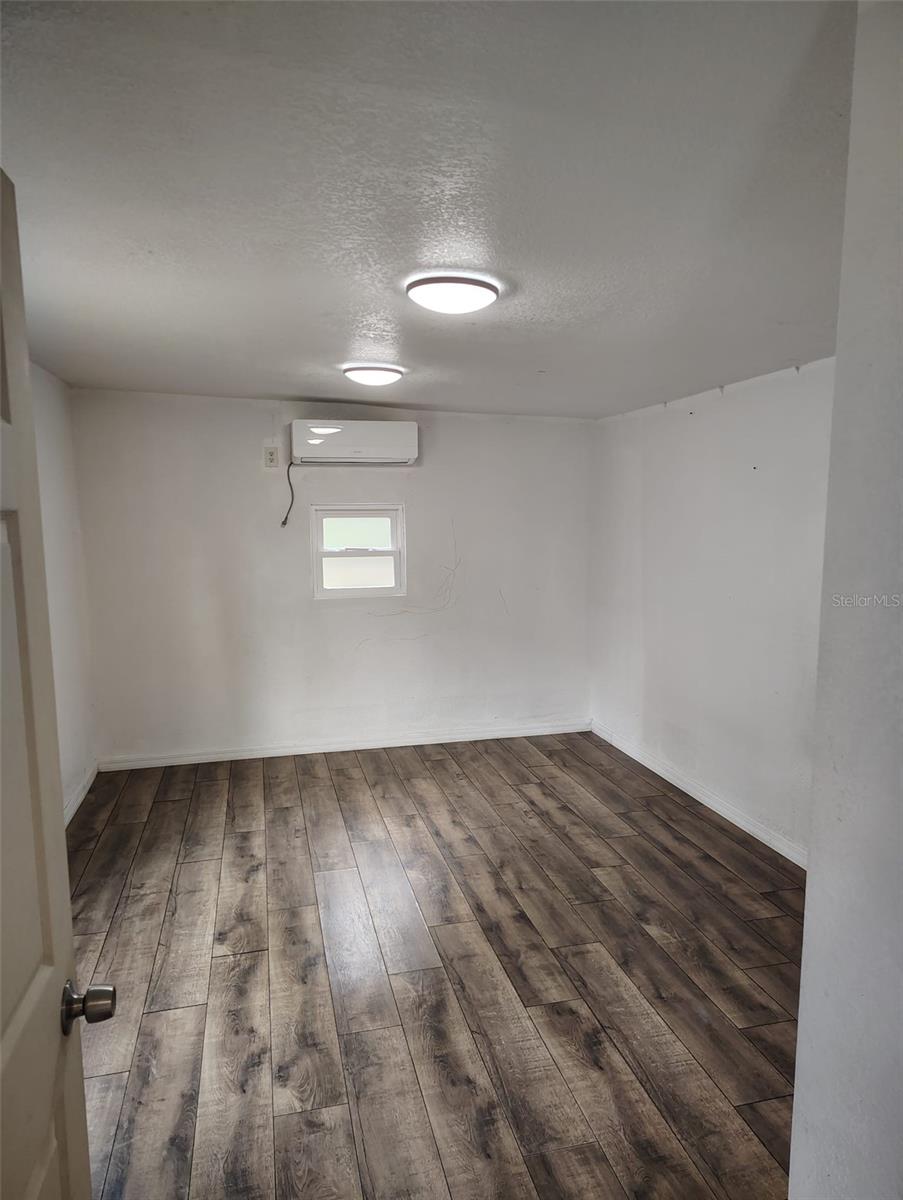 1741 Banana Rd Property Photo 5