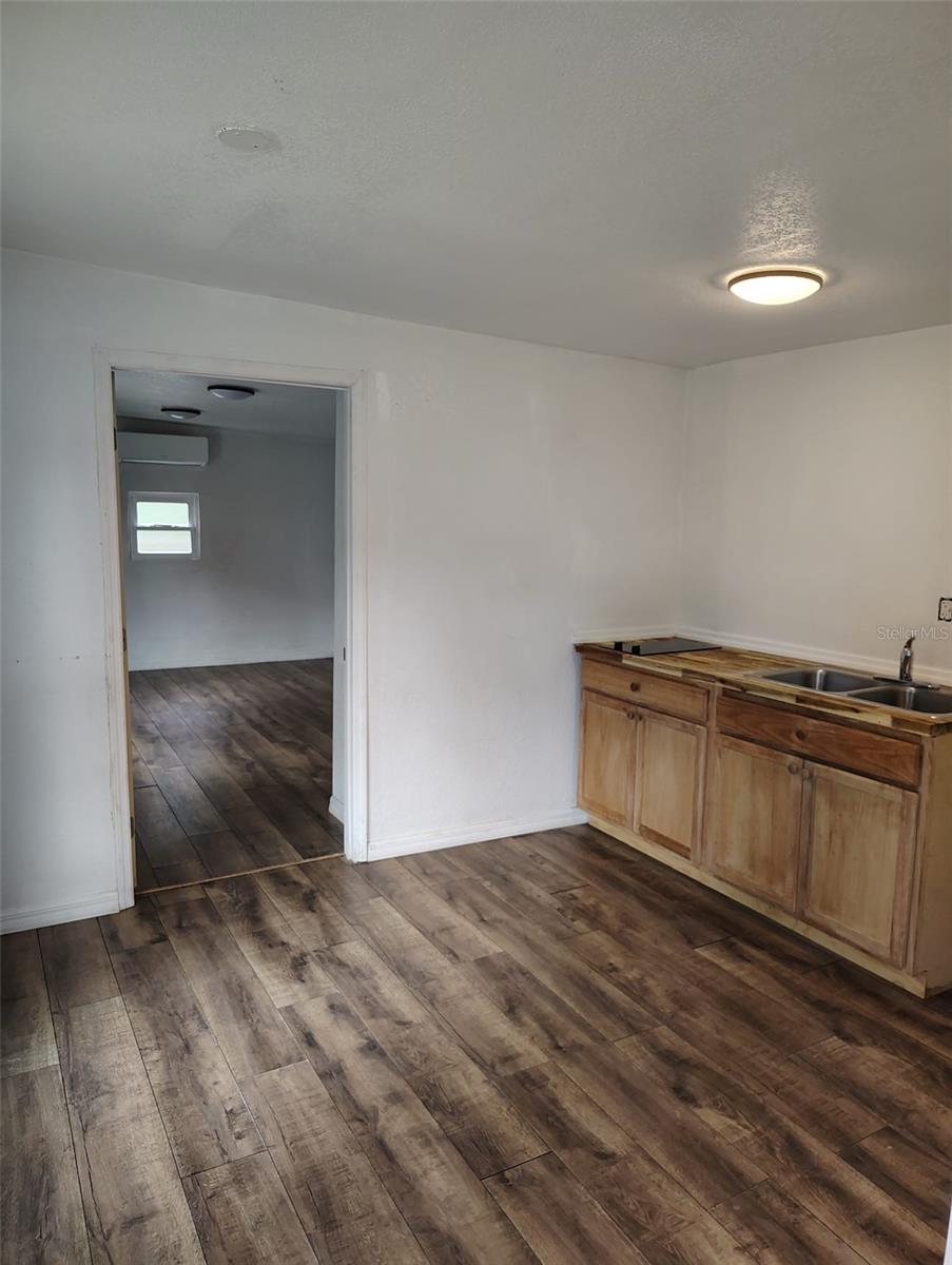 1741 Banana Rd Property Photo 6