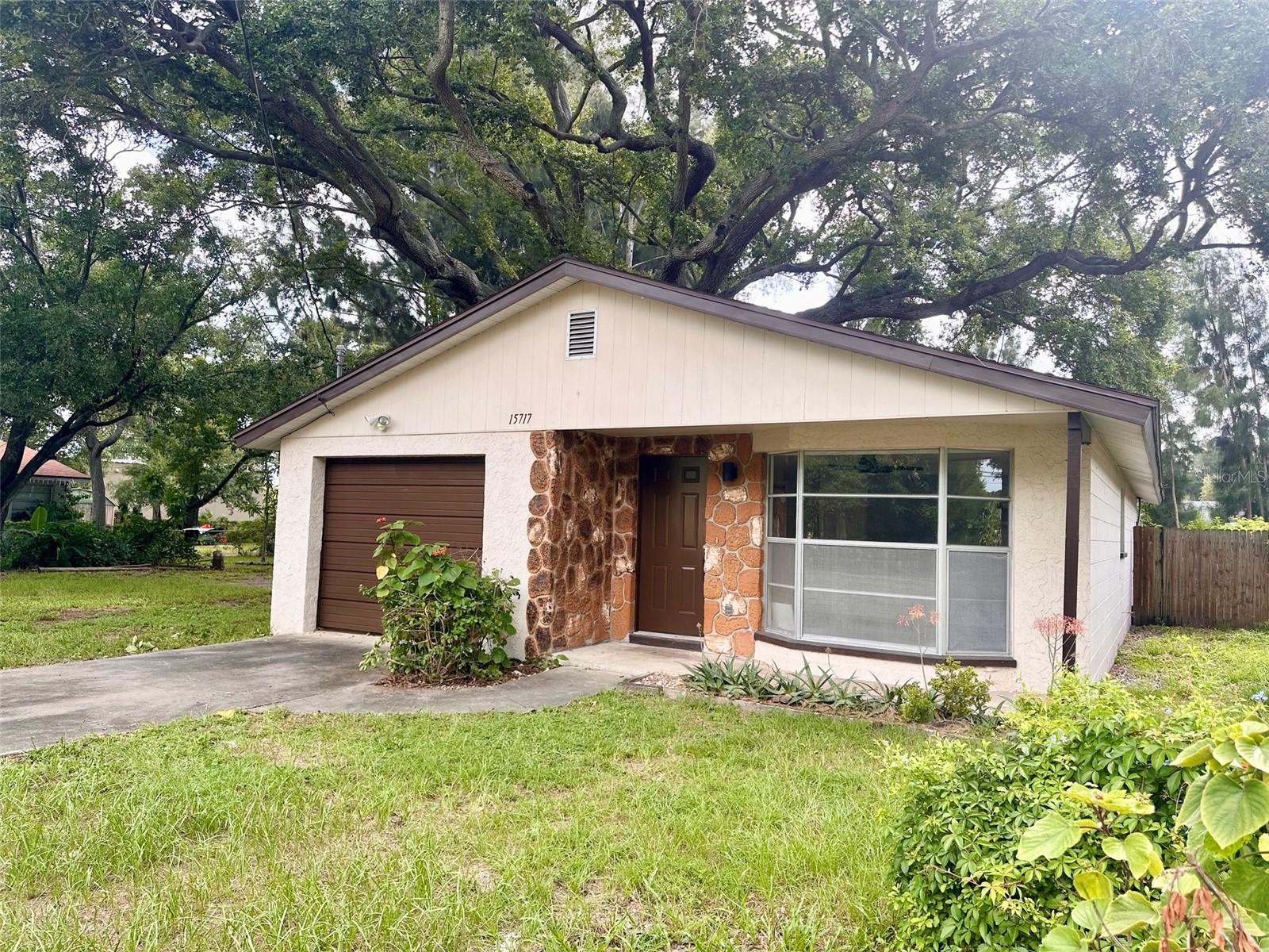 15717 AVALON AVE Property Photo 1