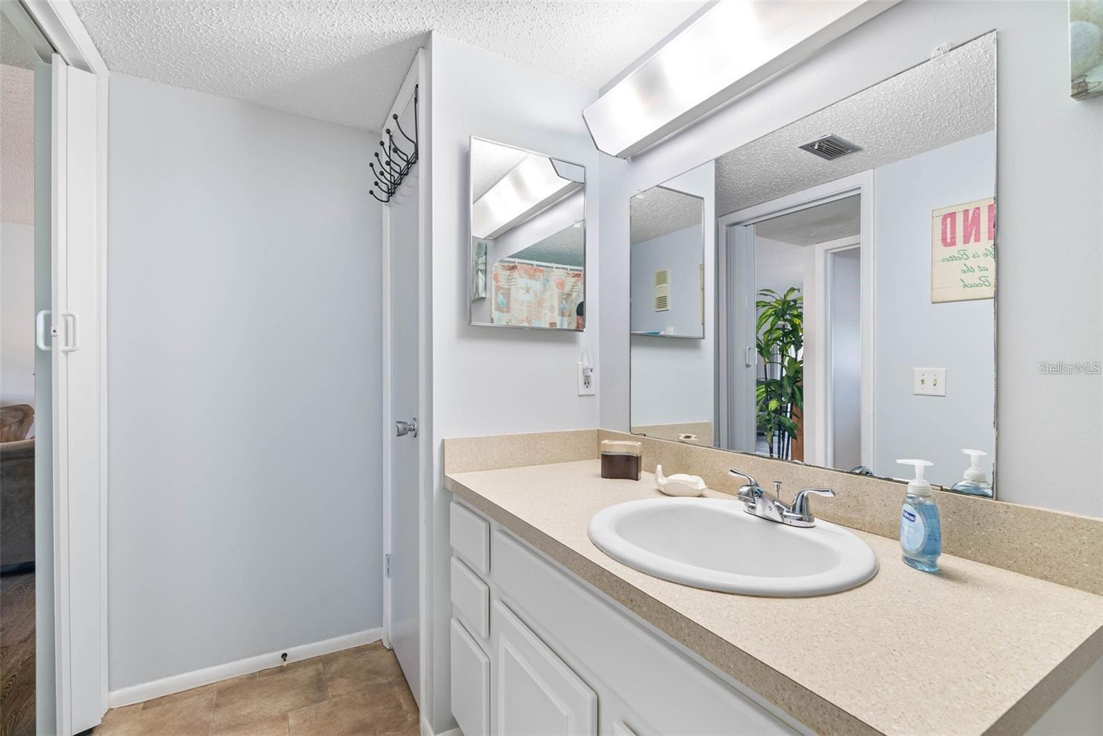 870 Virginia St #104 Property Photo 11