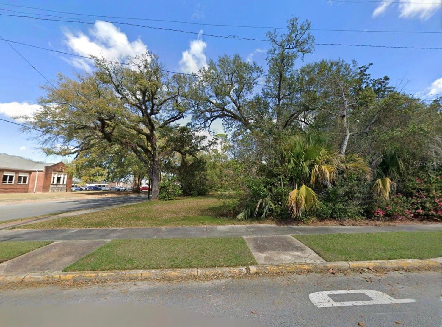 Deering St Property Photo 2