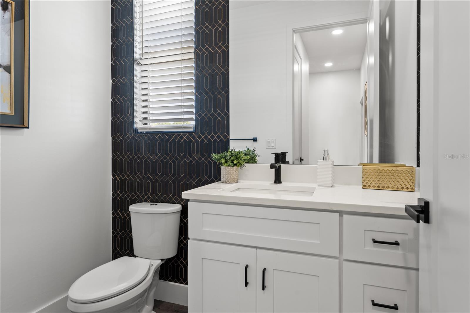 6214 64 Way N Property Photo 9
