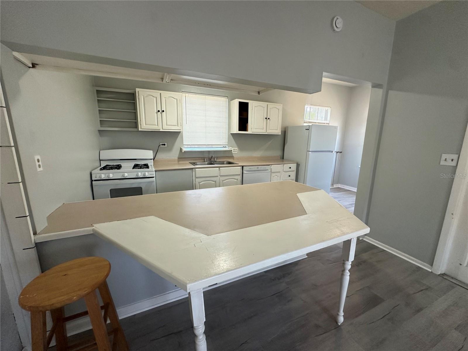 310 Spring Ct #a Property Photo 2