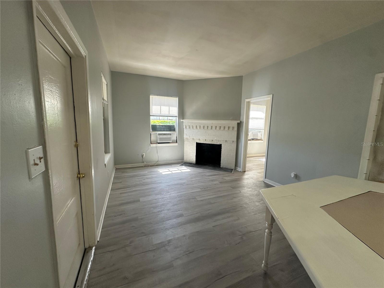 310 Spring Ct #a Property Photo 3