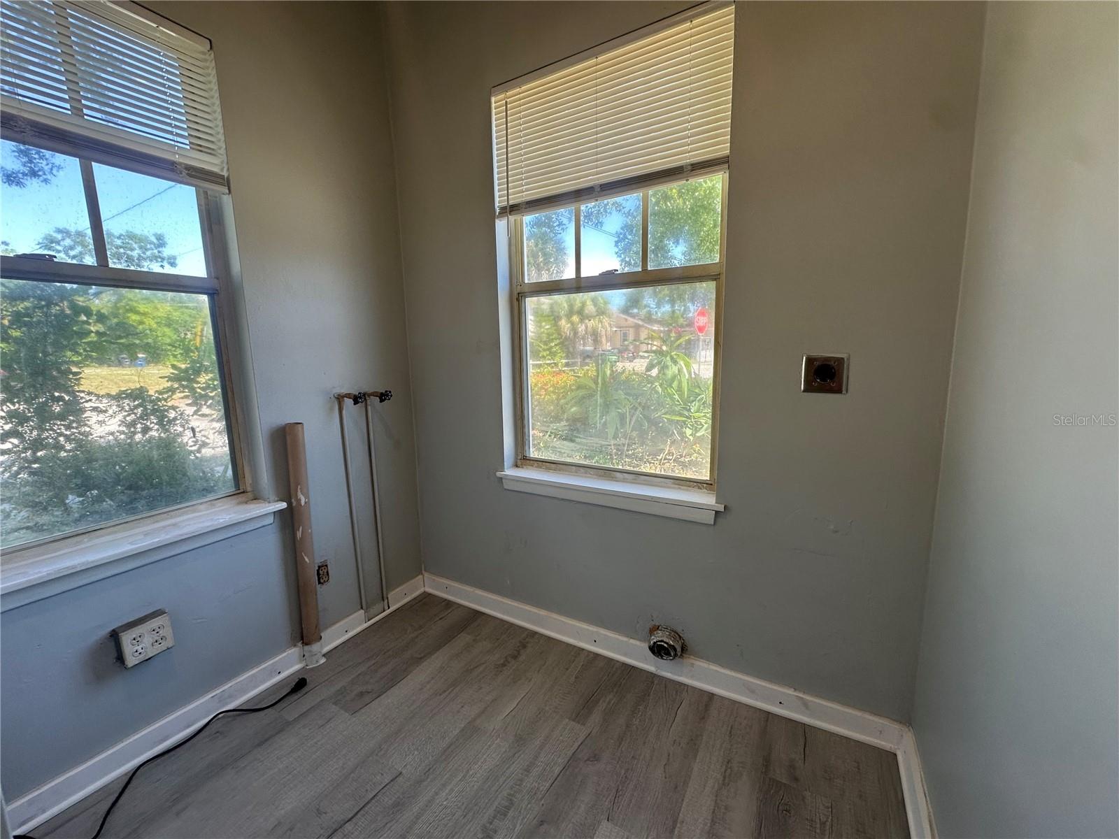310 Spring Ct #a Property Photo 5
