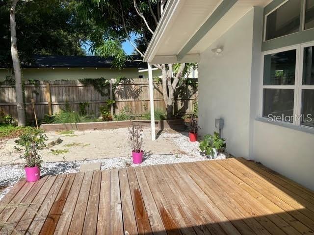 415 Venetian Dr Property Photo 20