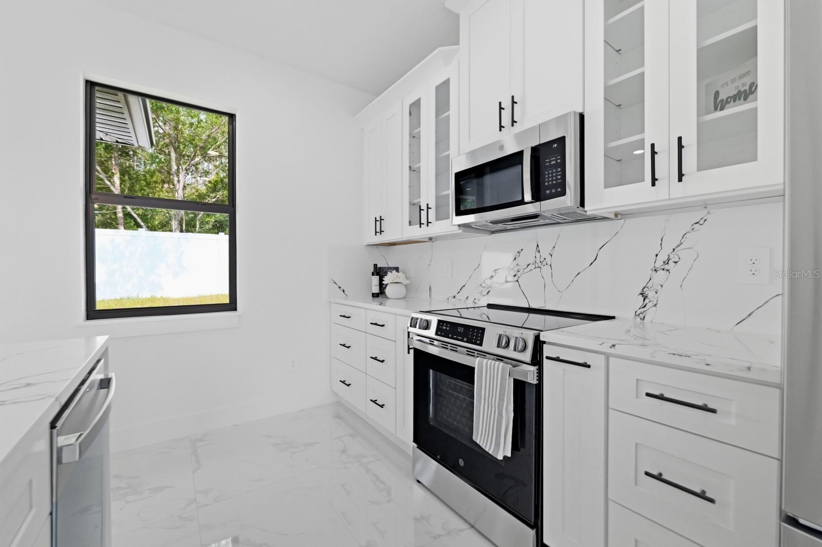 27426 Azen Loop Property Photo 8