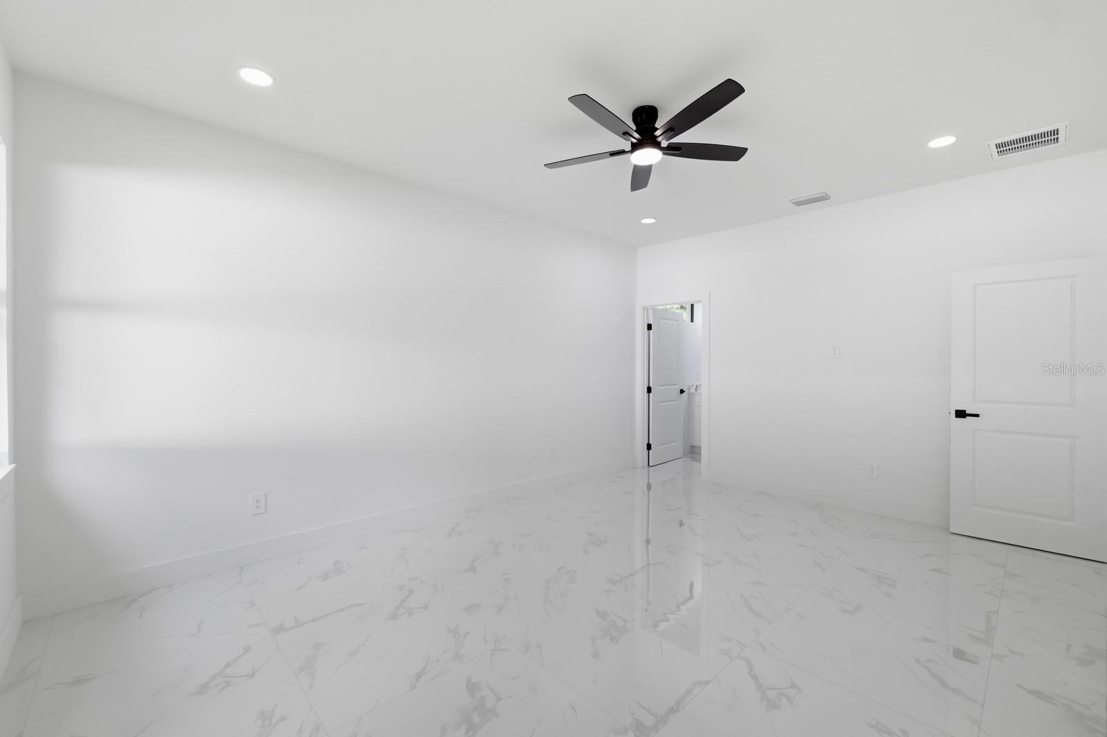 27426 Azen Loop Property Photo 10