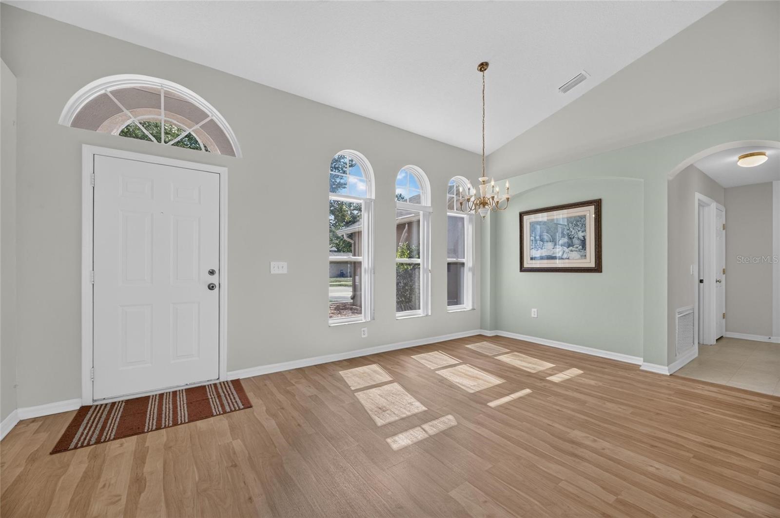 10303 Tarragon Dr Property Photo 8