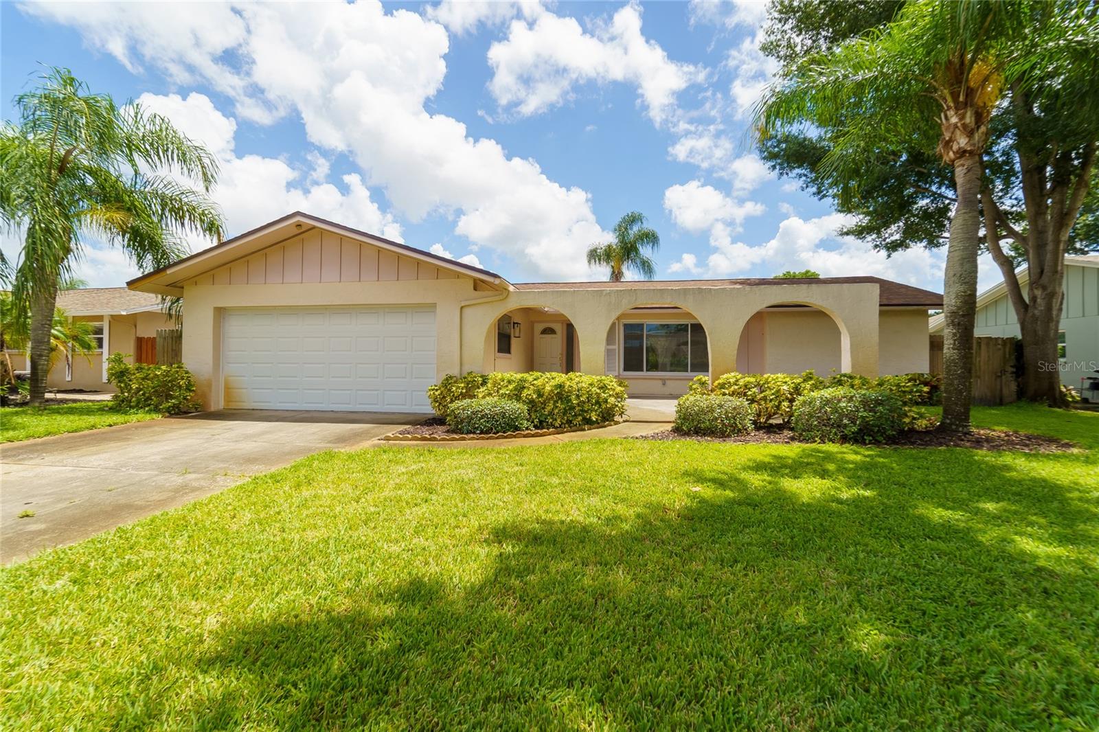 2419 Timbercrest Cir W Property Photo 1