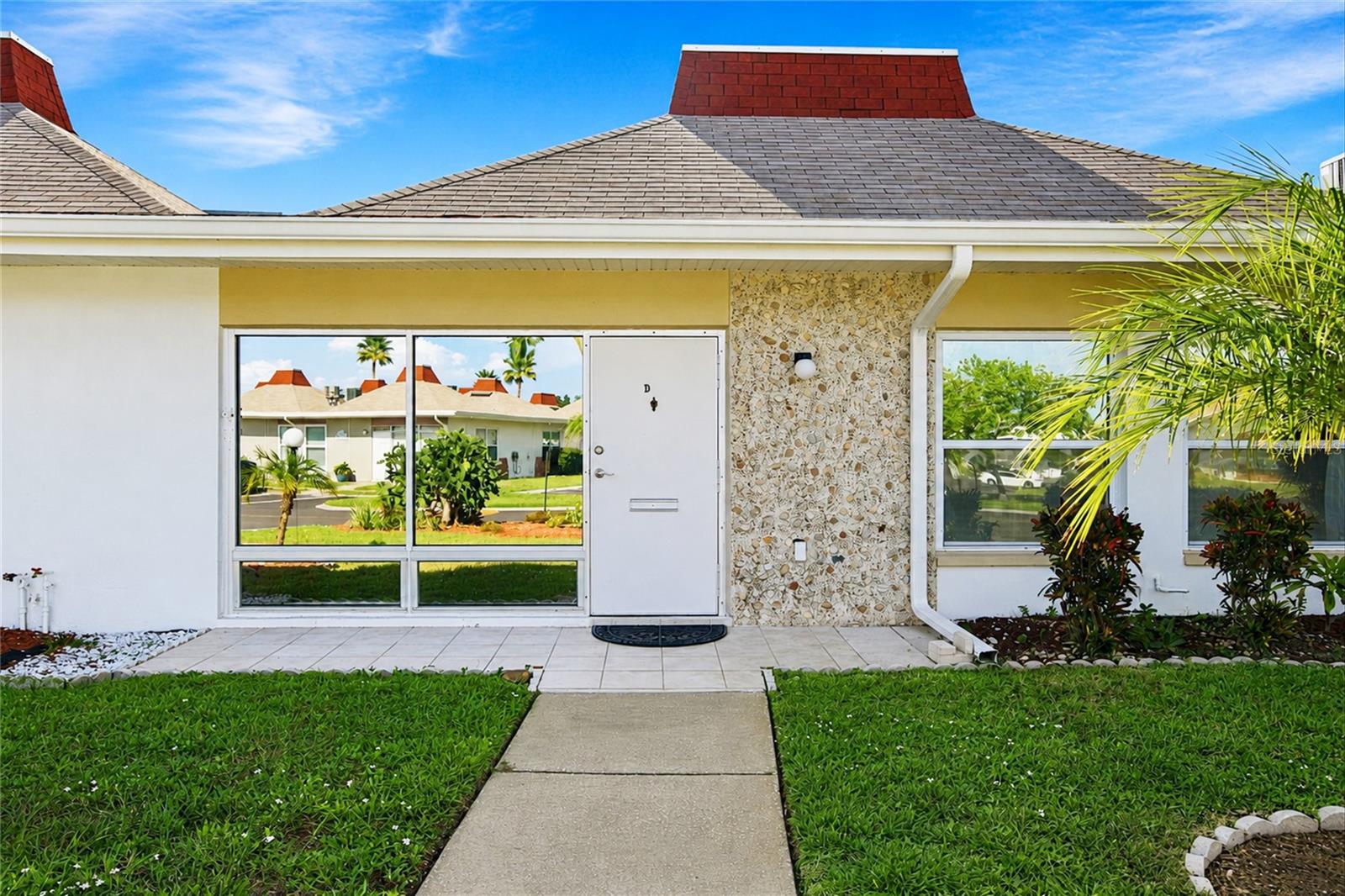 4344 TAHITIAN GARDENS CIR #D Property Photo 1