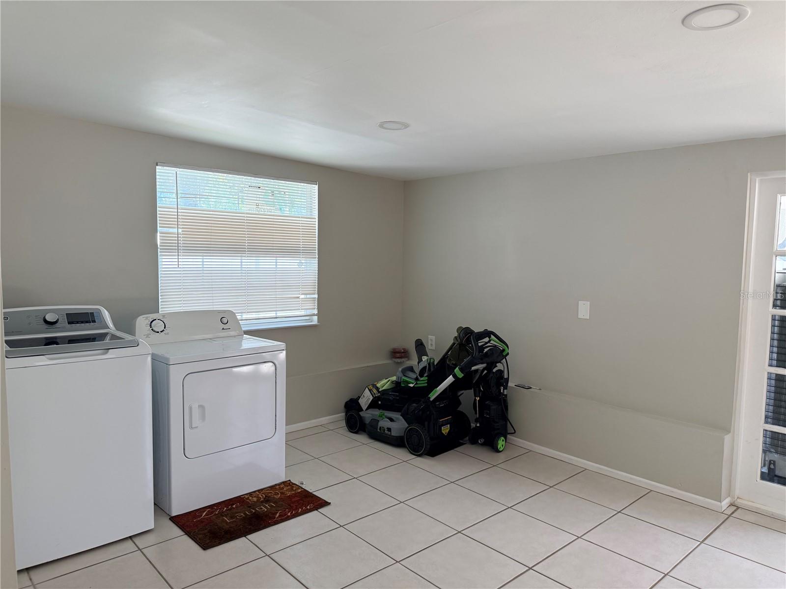 8209 Vassar Cir Property Photo 14