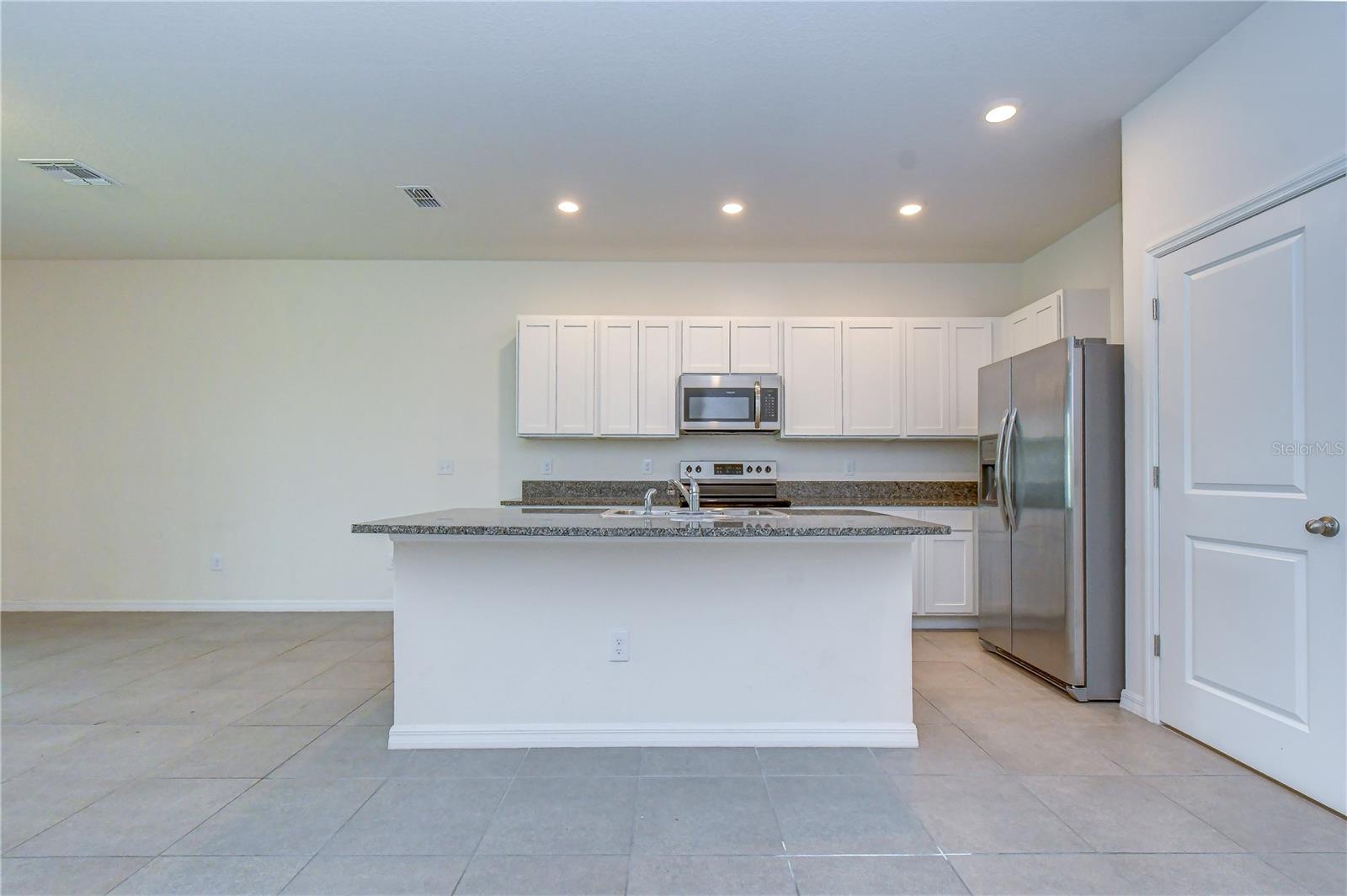 3326 Pleasant Willow Ct Property Photo 5