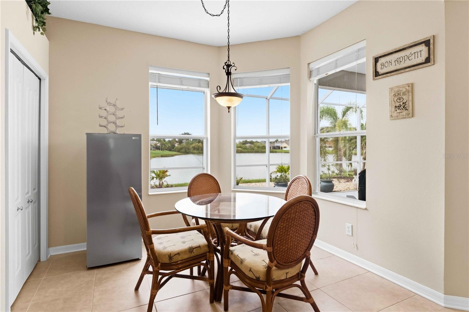 408 Durham Shore Ct Property Photo 6