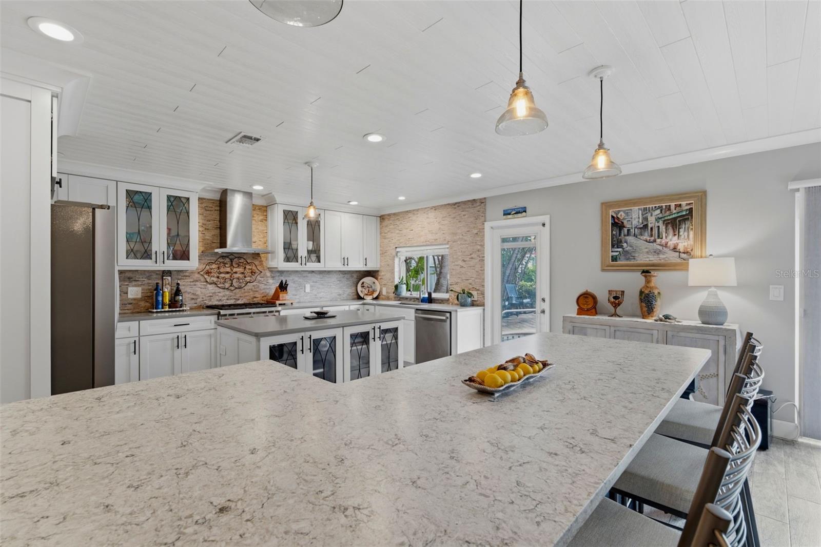 137 12th St E Property Photo 12