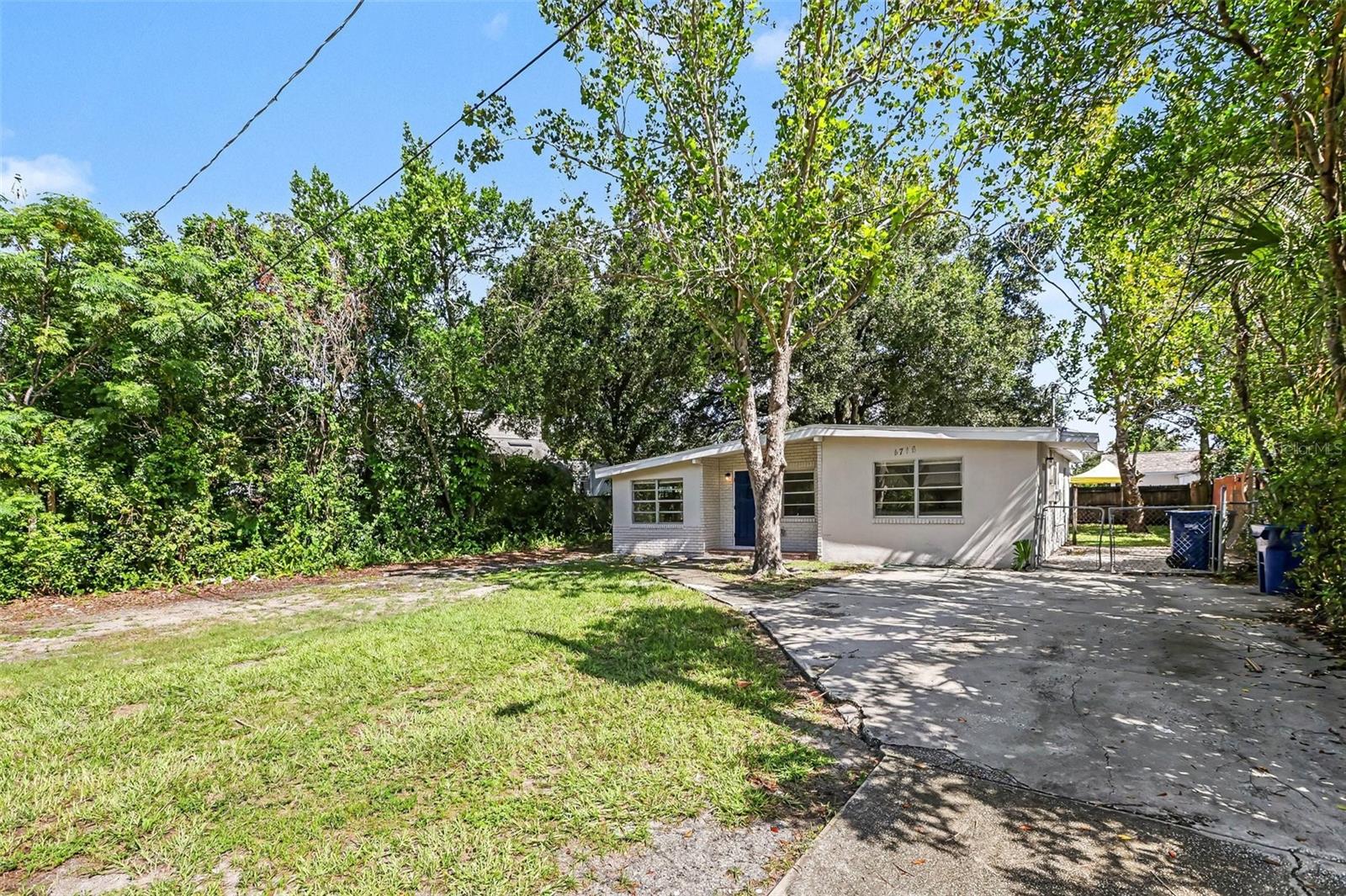 4716 E Linebaugh Ave Property Photo 4