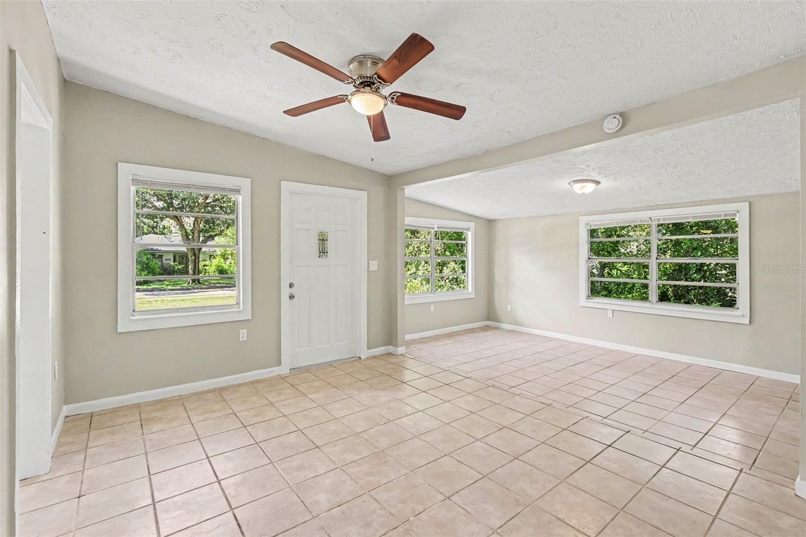 4716 E Linebaugh Ave Property Photo 9