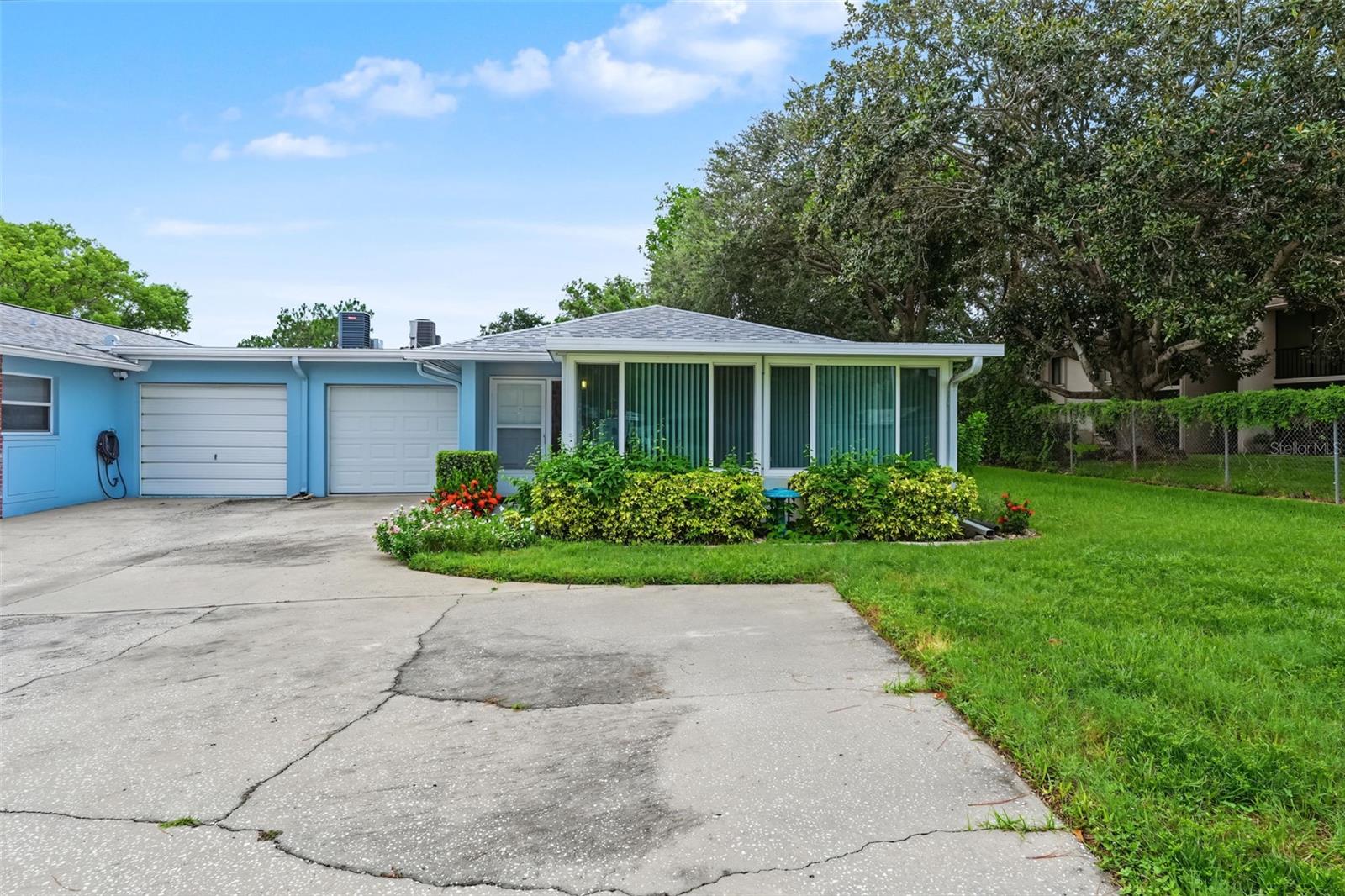 1614 BERWICK CT #D Property Photo 1