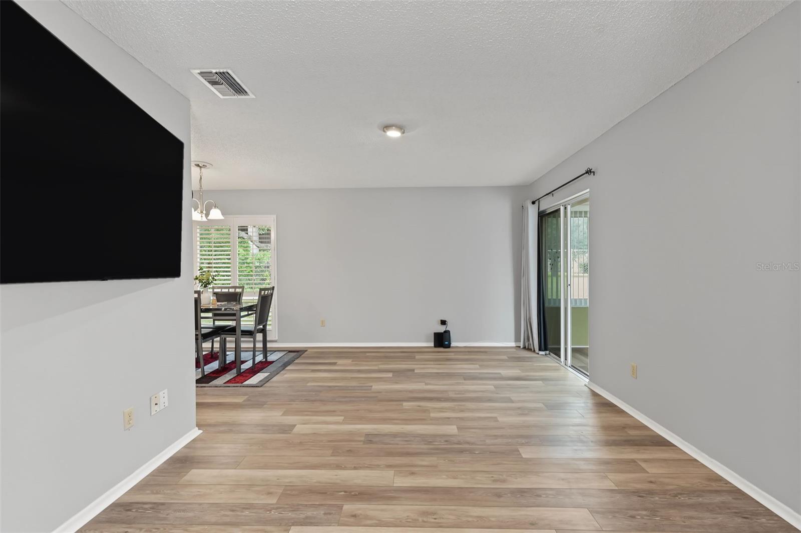1614 Berwick Ct #d Property Photo 10
