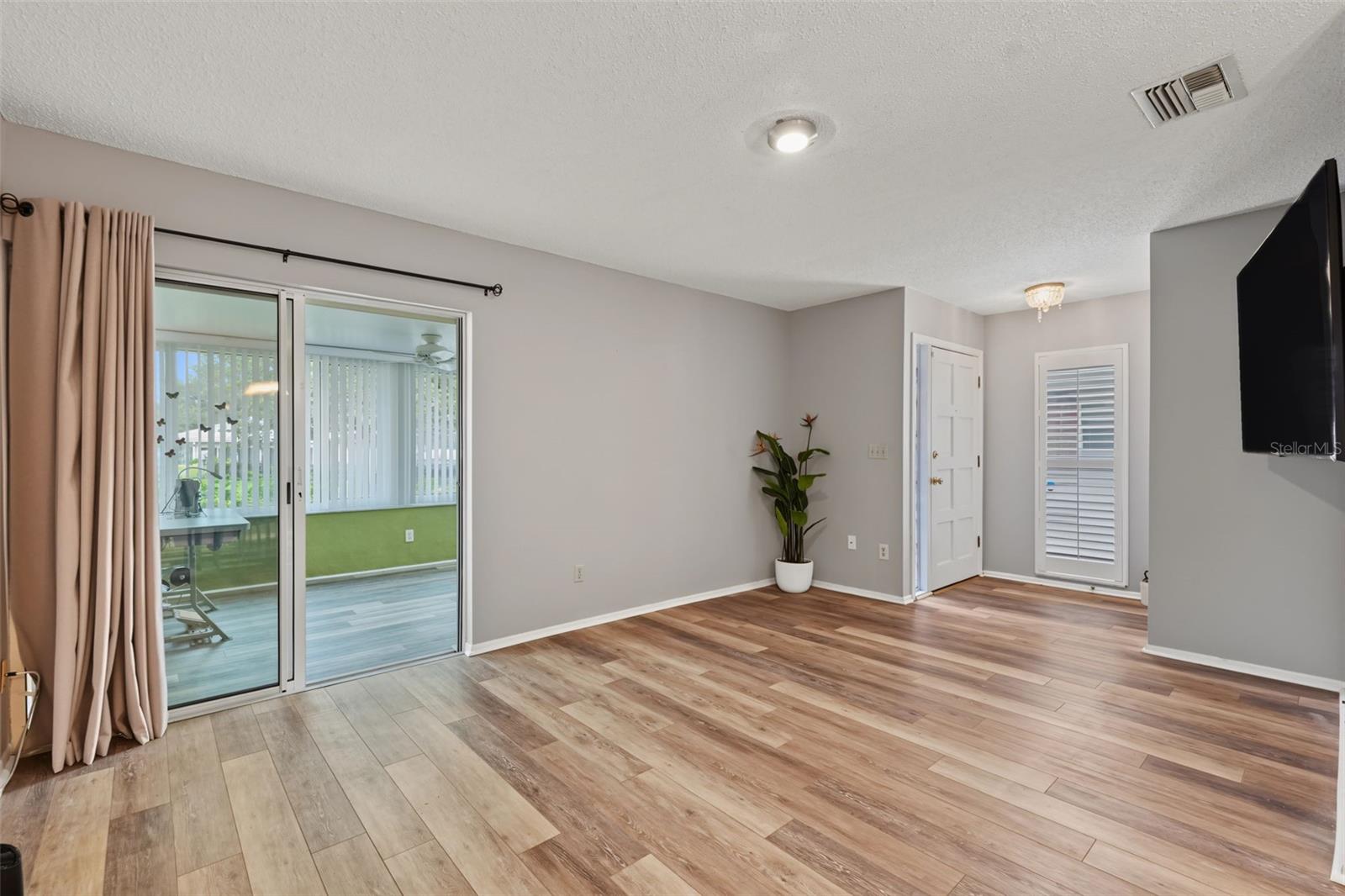 1614 Berwick Ct #d Property Photo 11